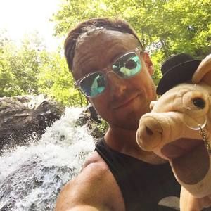 Meet your Posher, Christopher